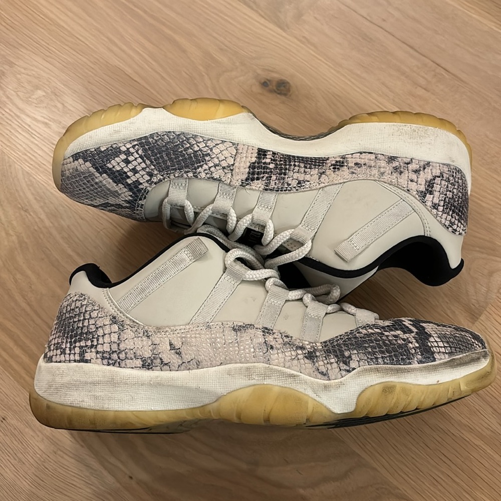 Jordan 11 Retro Low